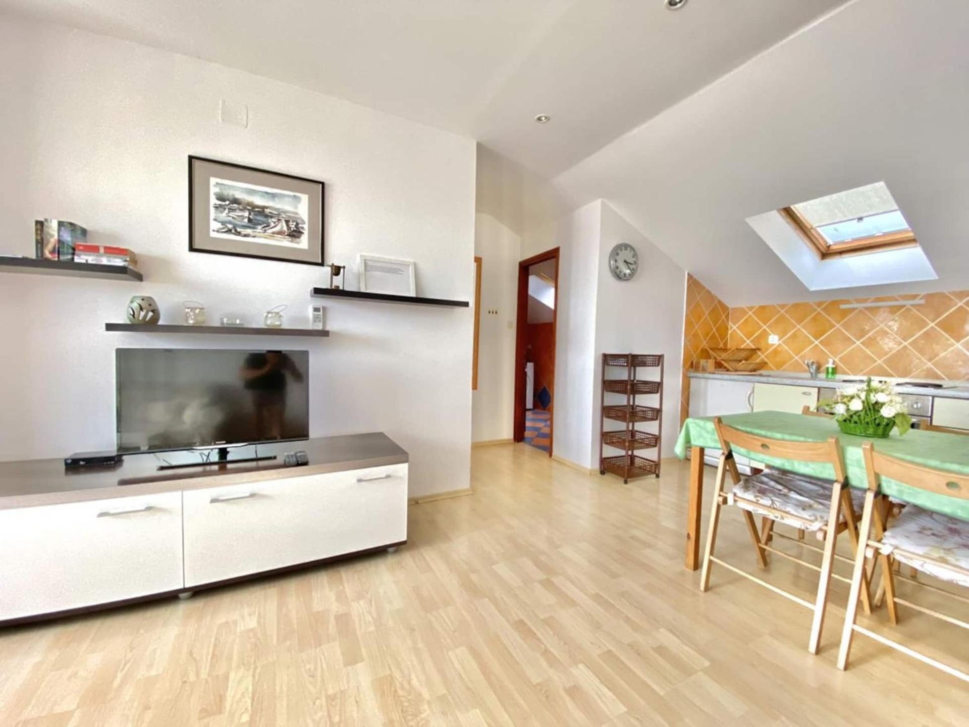 Family Apartments Viva Close To The Beach คิร์ก ภายนอก รูปภาพ