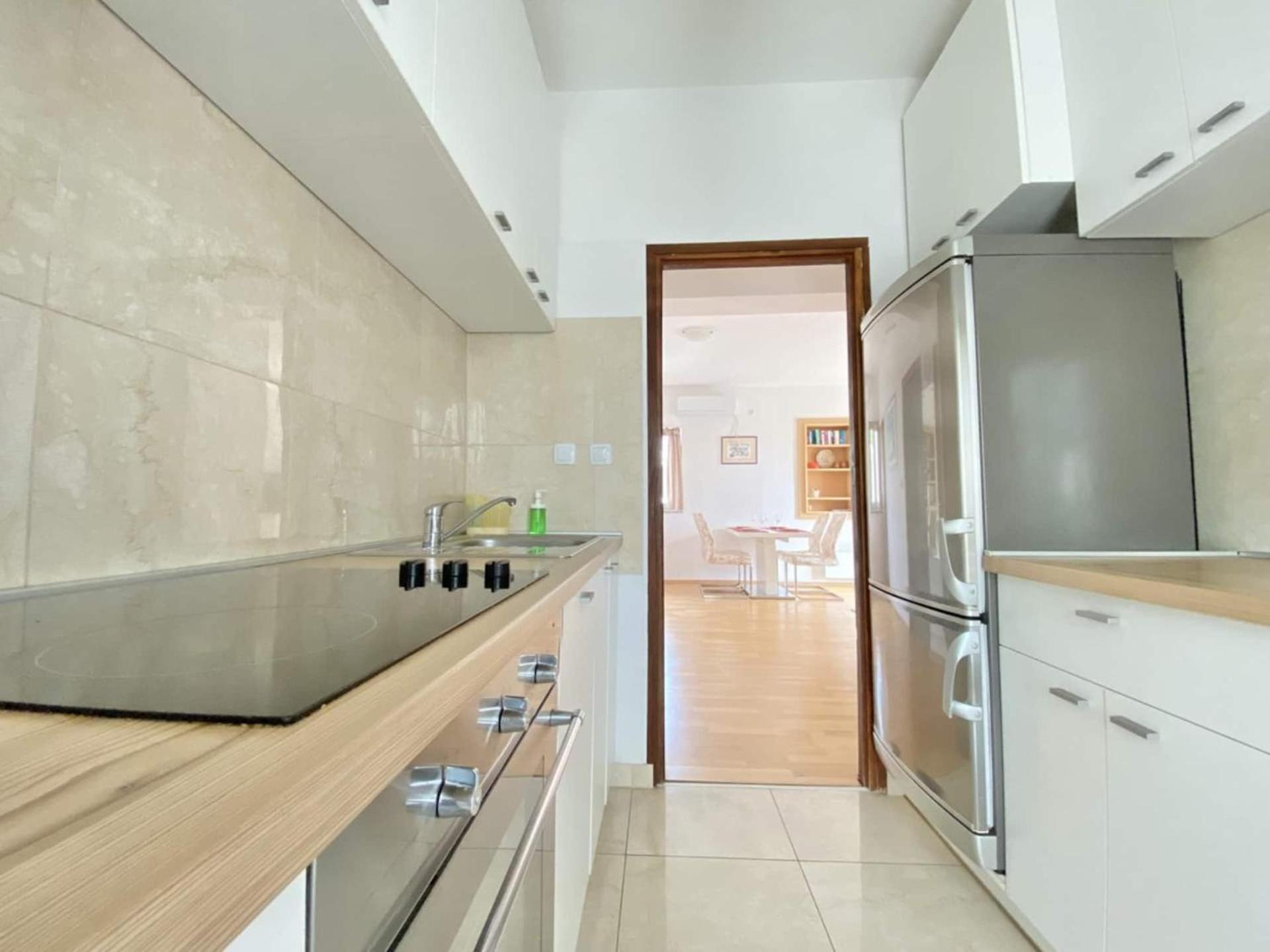 Family Apartments Viva Close To The Beach คิร์ก ภายนอก รูปภาพ