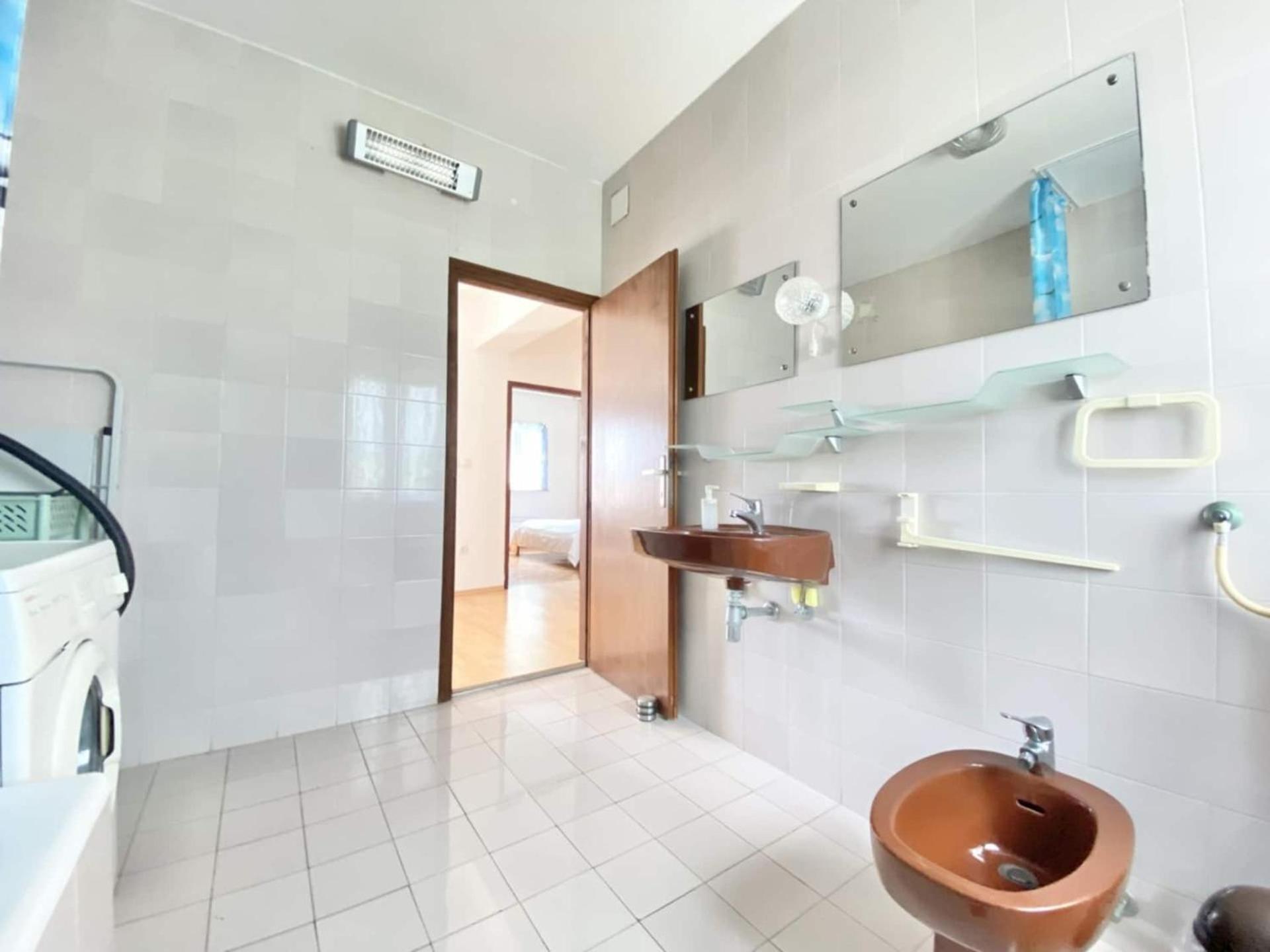 Family Apartments Viva Close To The Beach คิร์ก ภายนอก รูปภาพ
