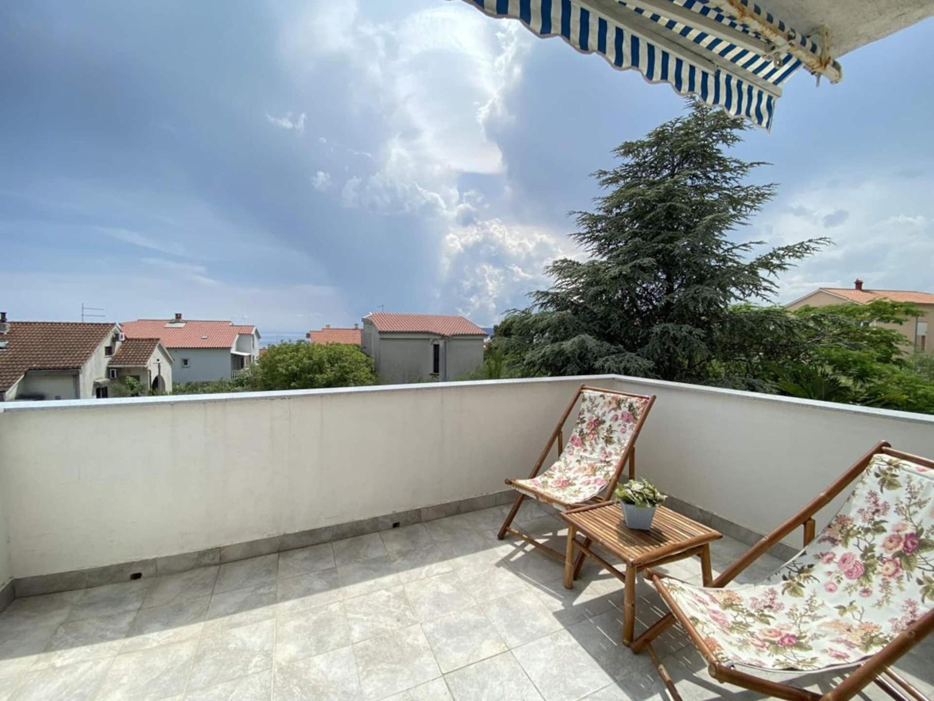 Family Apartments Viva Close To The Beach คิร์ก ภายนอก รูปภาพ