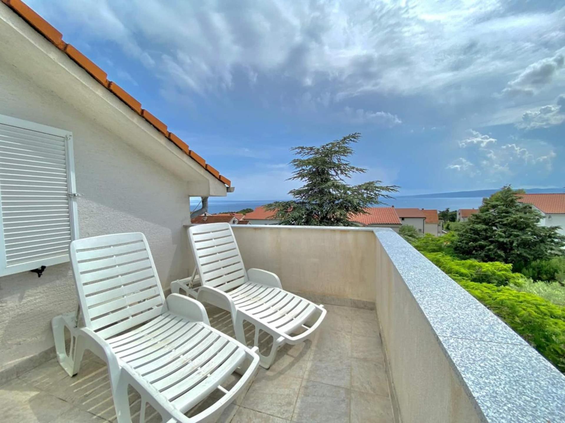 Family Apartments Viva Close To The Beach คิร์ก ภายนอก รูปภาพ
