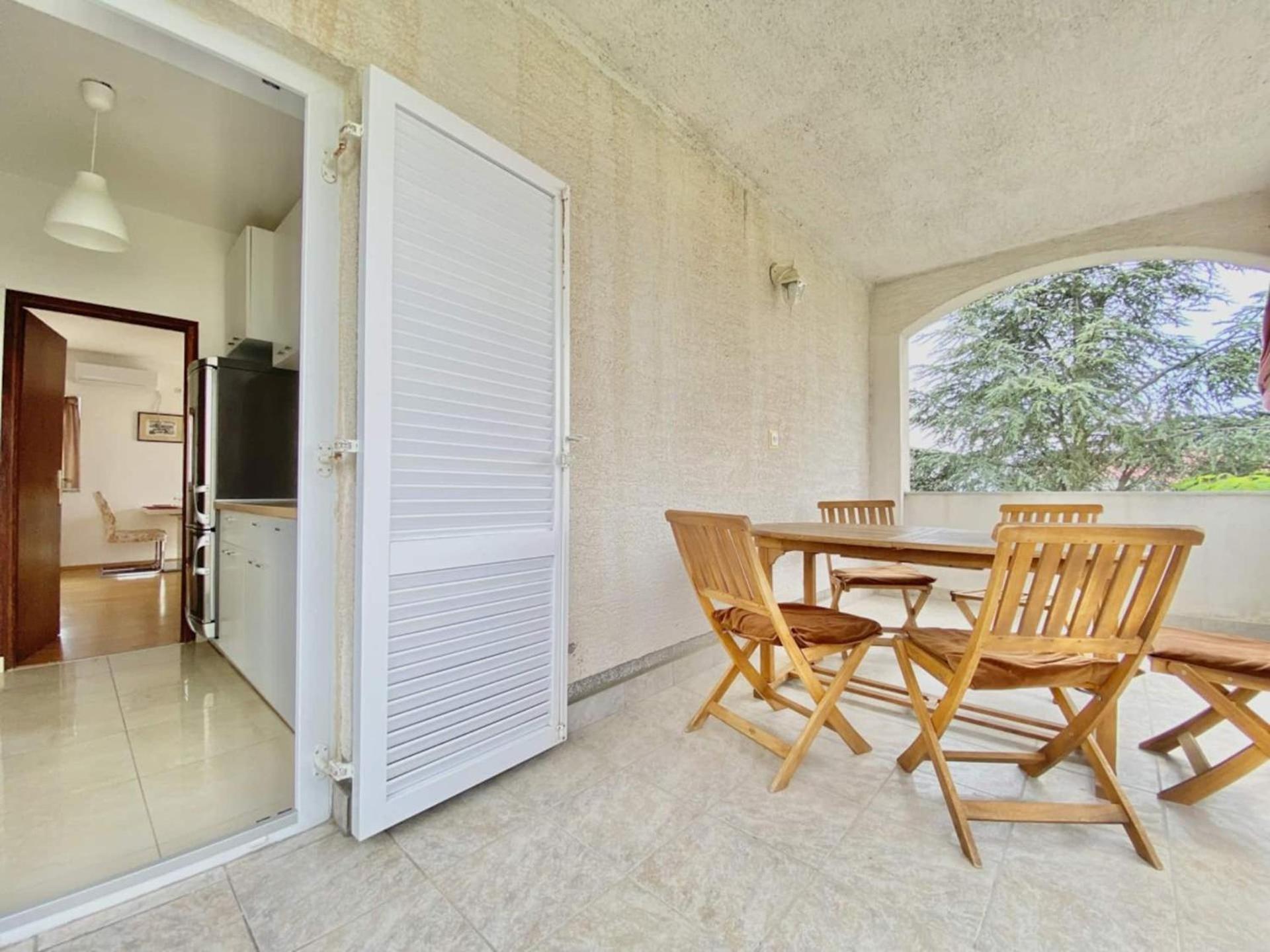Family Apartments Viva Close To The Beach คิร์ก ภายนอก รูปภาพ